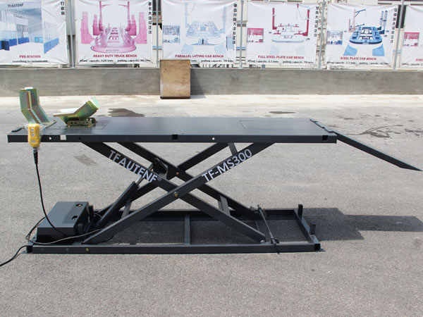 Electric Motorcycle Scissor Lift with 300kg Lifting Capacity